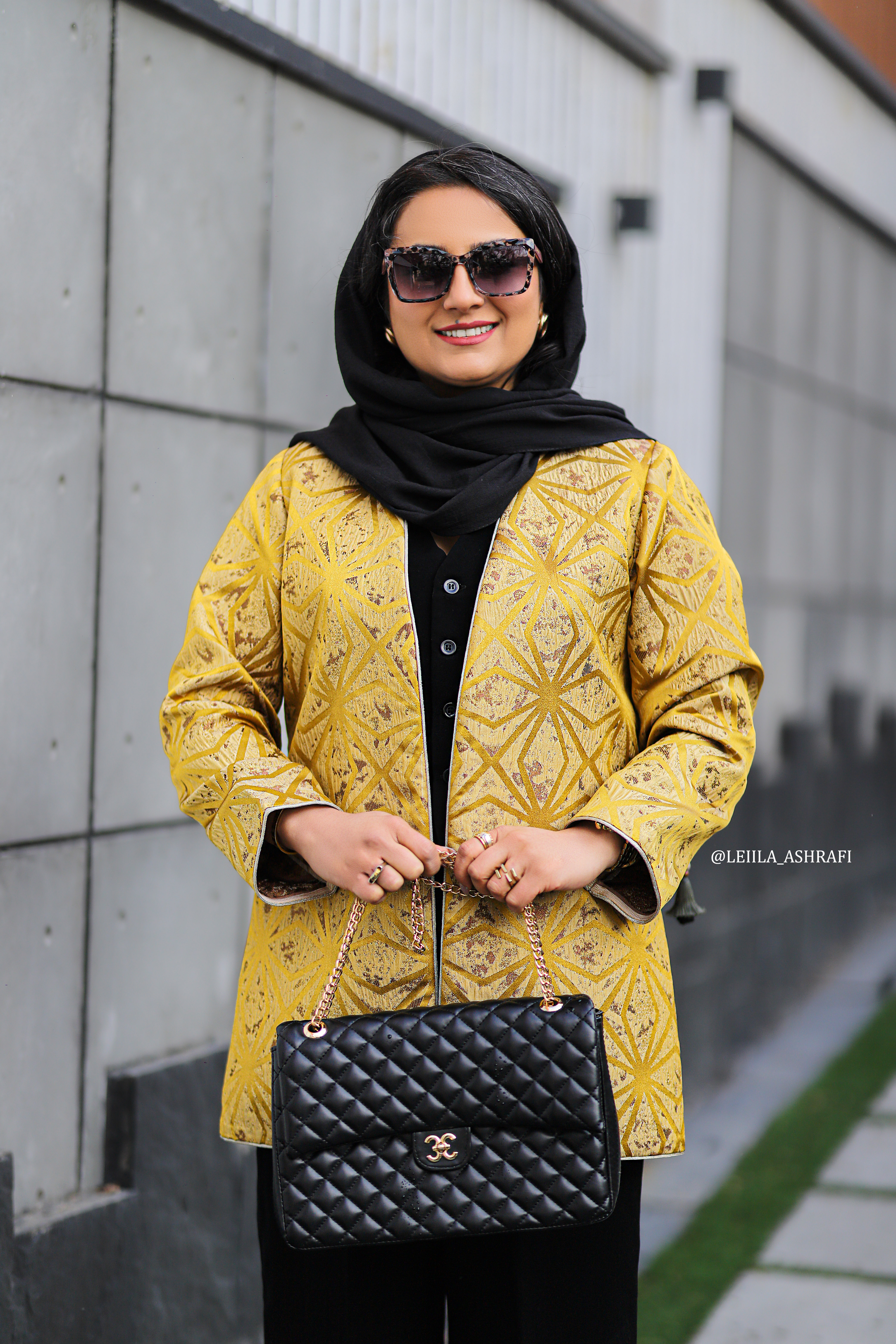 مانتو‌ زنانه دخترانه ژاکارد کتی مغزی دوزی شده طلایی مجلسی مزونی